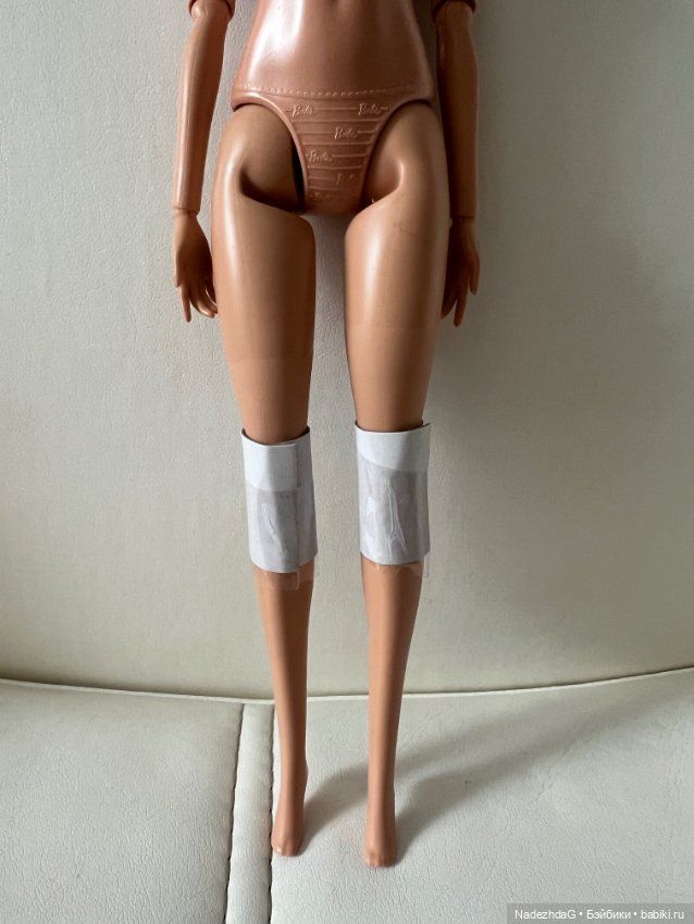 Тело Барби Марго в красном комбинезоне (фото 2)