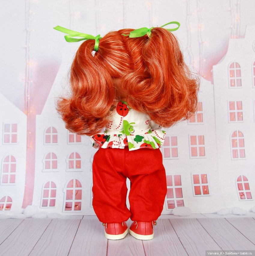 Кукла Мия Nines D Onil в красном комплекте, 30 см (фото 6)