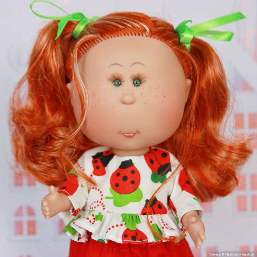 Кукла Мия Nines D Onil в красном комплекте, 30 см (фото 2)