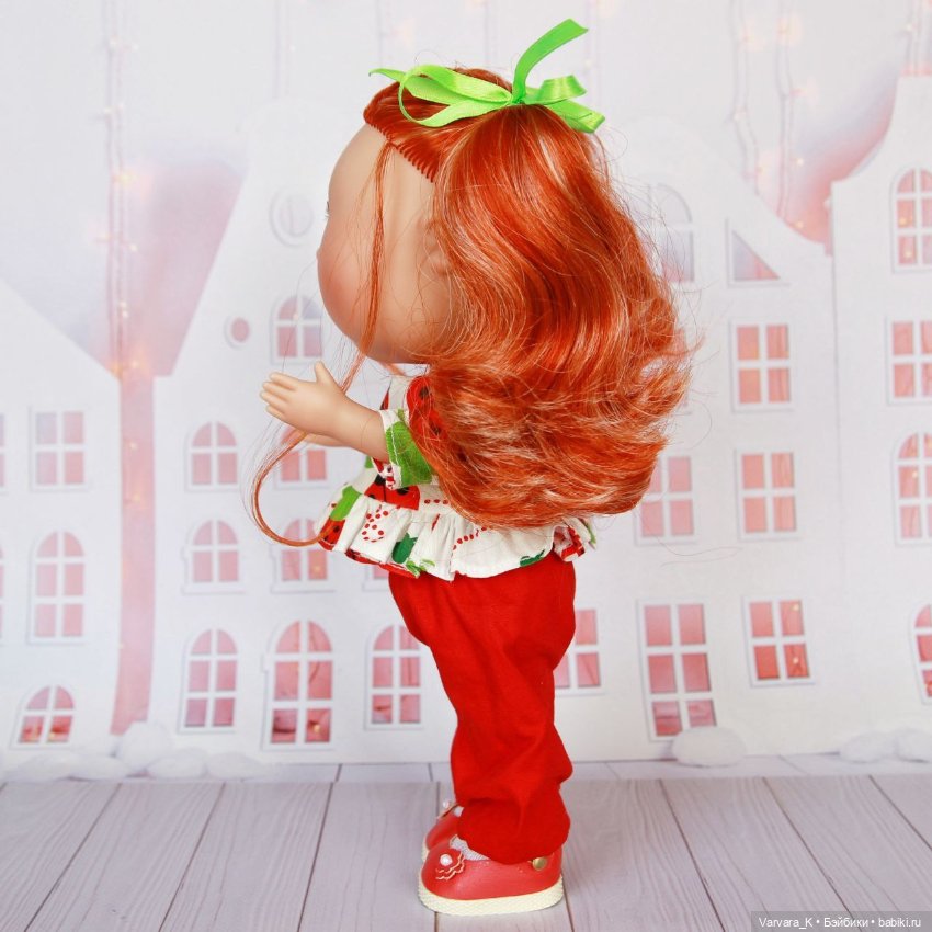 Кукла Мия Nines D Onil в красном комплекте, 30 см (фото 4)