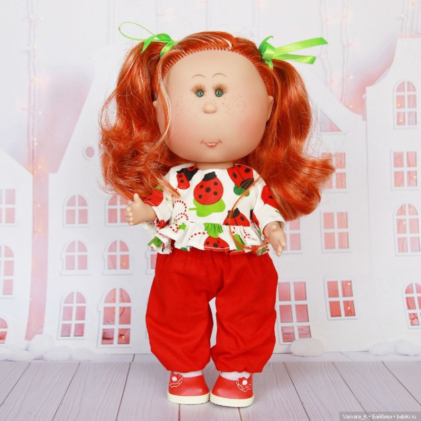 Кукла Мия Nines D Onil в красном комплекте, 30 см (фото 8)