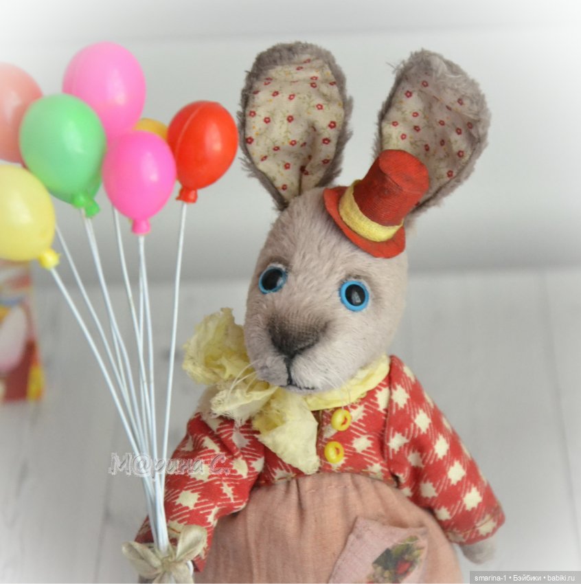 Зайка, продавец шаров — Авторские игрушки (фото 5)