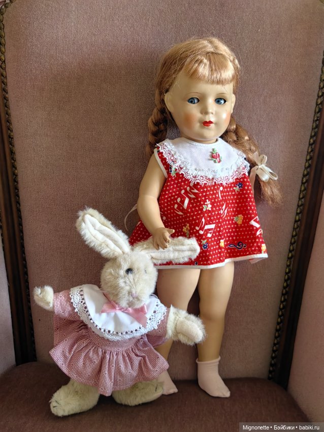 Флиртушка немочка с зайчиком