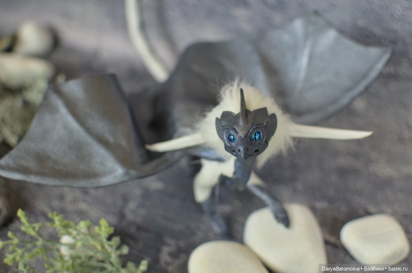 Серебристо-белый дракон — Авторские игрушки