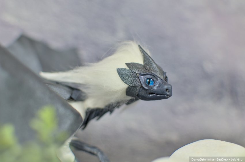 Серебристо-белый дракон — Авторские игрушки