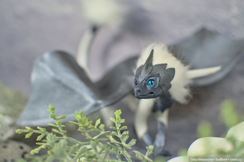 Серебристо-белый дракон — Авторские игрушки