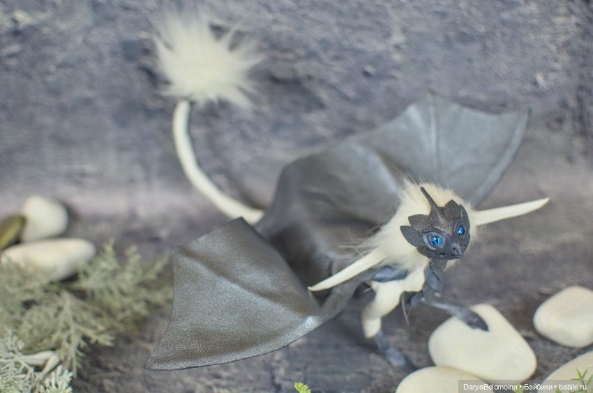 Серебристо-белый дракон — Авторские игрушки (фото 8)