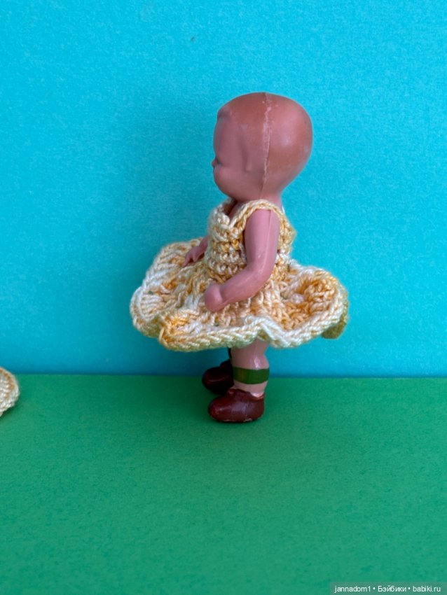 Куколка с рельефными волосами Edi, молд 7 в коричневых ботиночках, высота 7 см (фото 5)