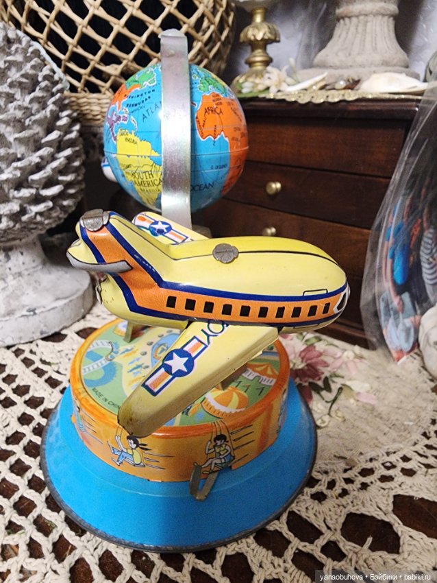 Заводная коллекционная винтажная игрушка самолеты, работает (фото 2)