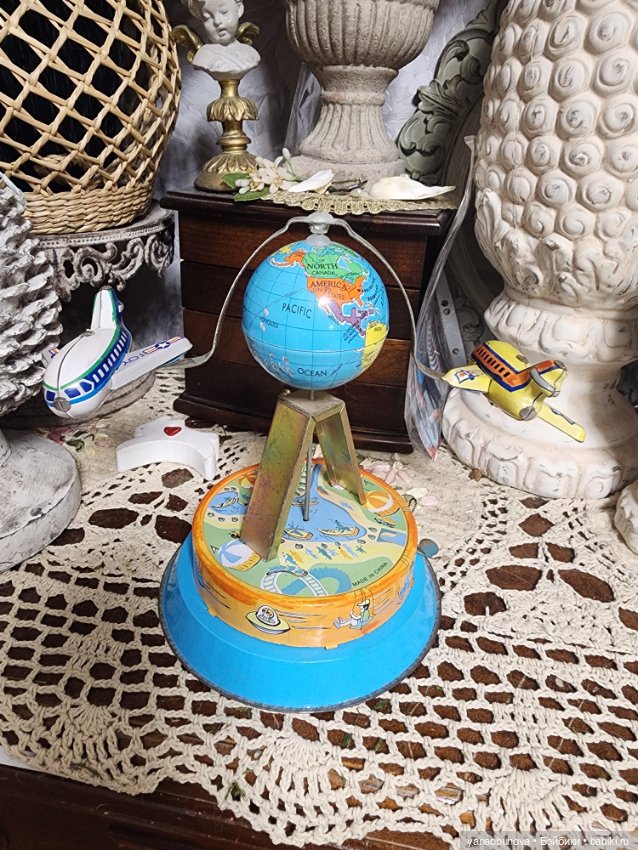 Заводная коллекционная винтажная игрушка самолеты, работает