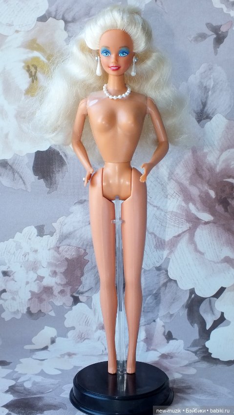 Satin Nights Barbie 1992 — Игровые куклы (фото 2)