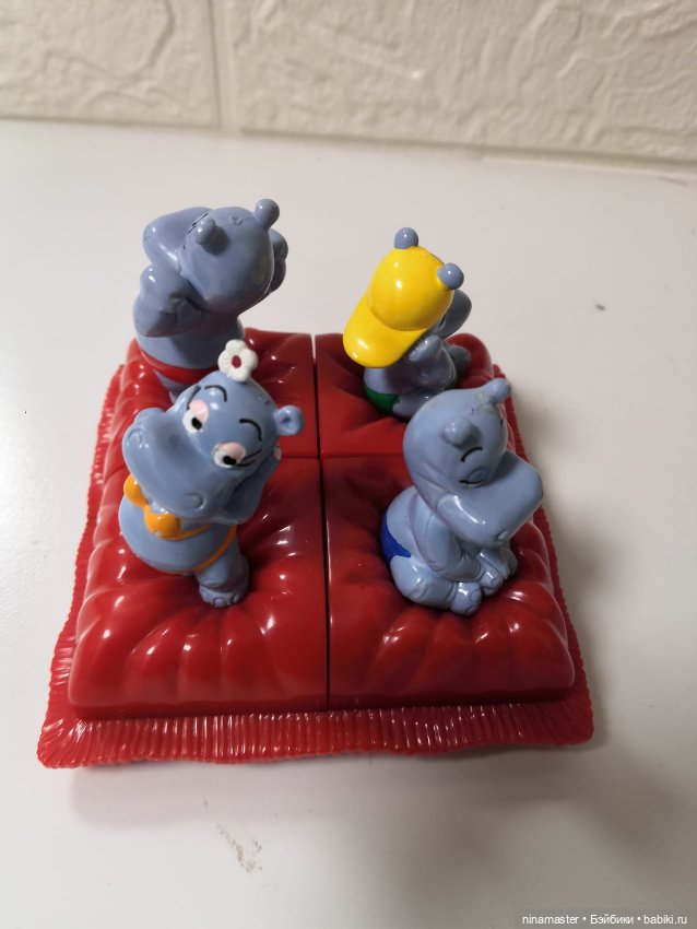 Киндер. Макси. Бегемоты на подушке. Печатающие