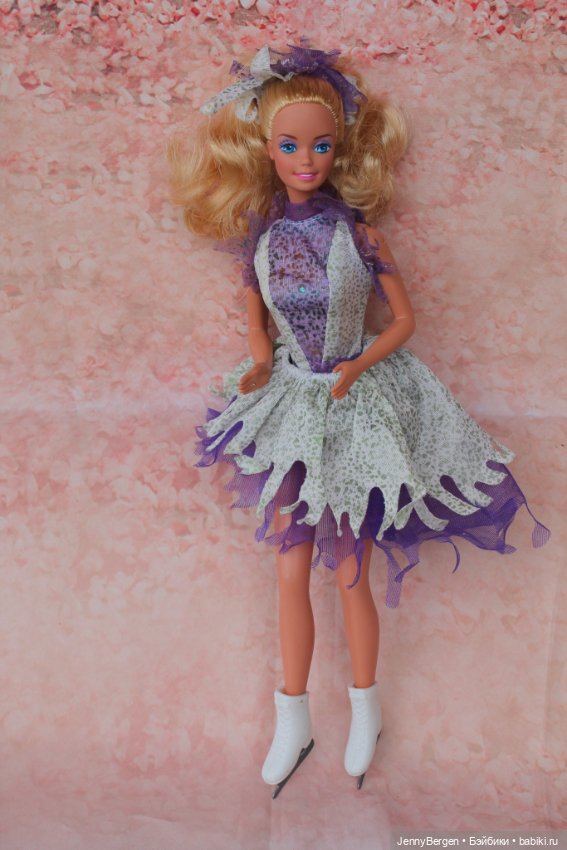 Ice Capades Barbie 1990 — Игровые куклы