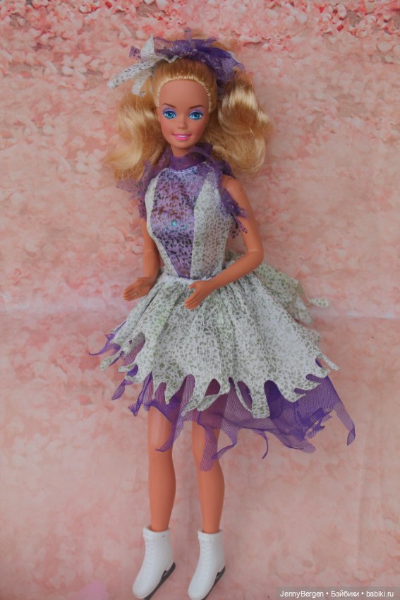Ice Capades Barbie 1990 — Игровые куклы (фото 7)