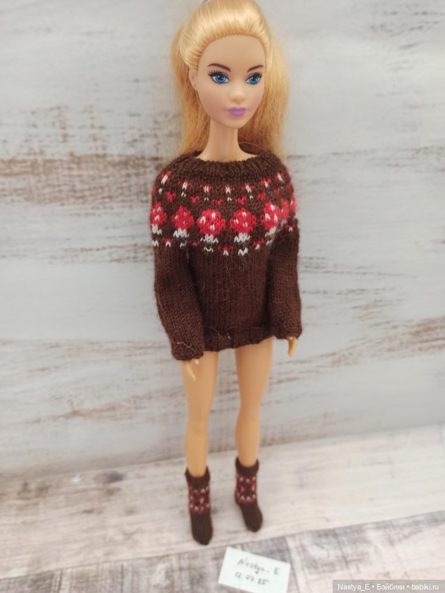 Вязаный комплект для кукол формата 1/6 (фото 4)