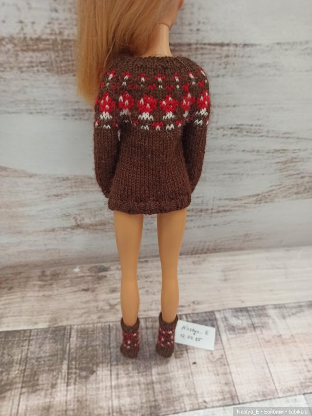 Вязаный комплект для кукол формата 1/6 (фото 2)