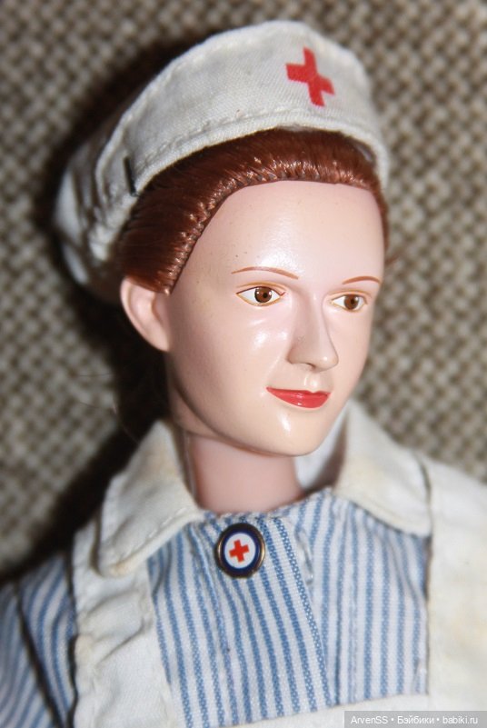 Винтажная шарнирная медсестра с аксессуарами (фото 8)