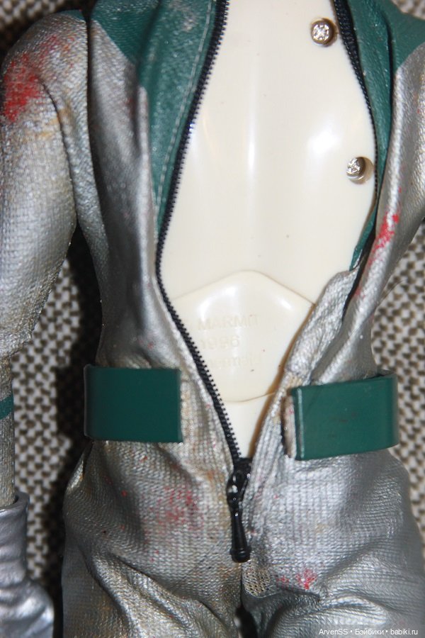 Шарнирный супергерой в сером от фирмы Marmit (фото 3)