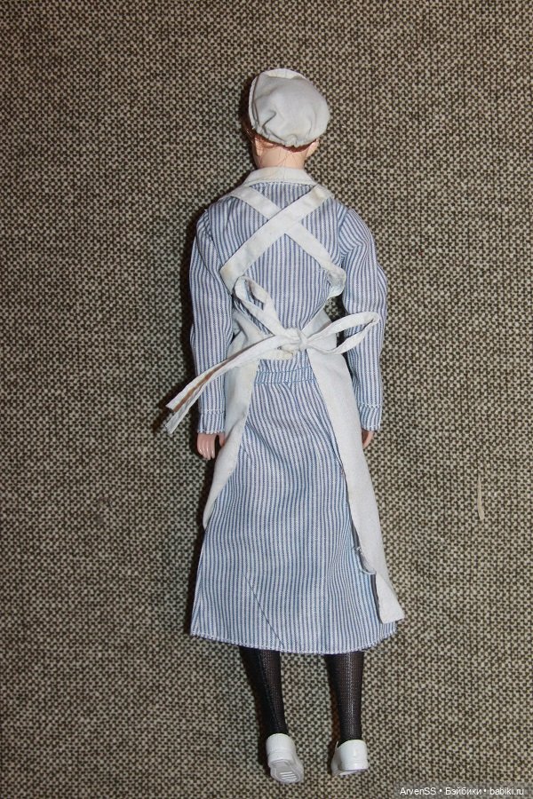 Винтажная шарнирная медсестра с аксессуарами (фото 7)