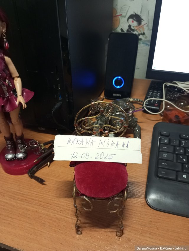 Миниатюра кованый стул с подушкой для куклы 1/6 (фото 8)