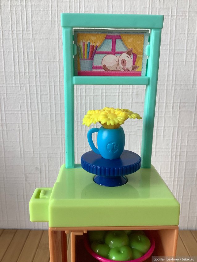 Мебель из набора Барби художник (фото 7)