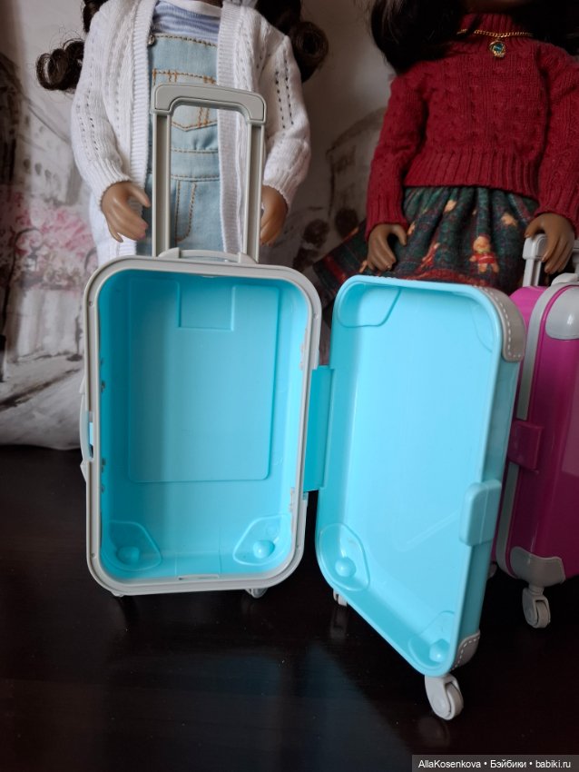 Чемоданы на колесиках — Шляпы (фото 4)