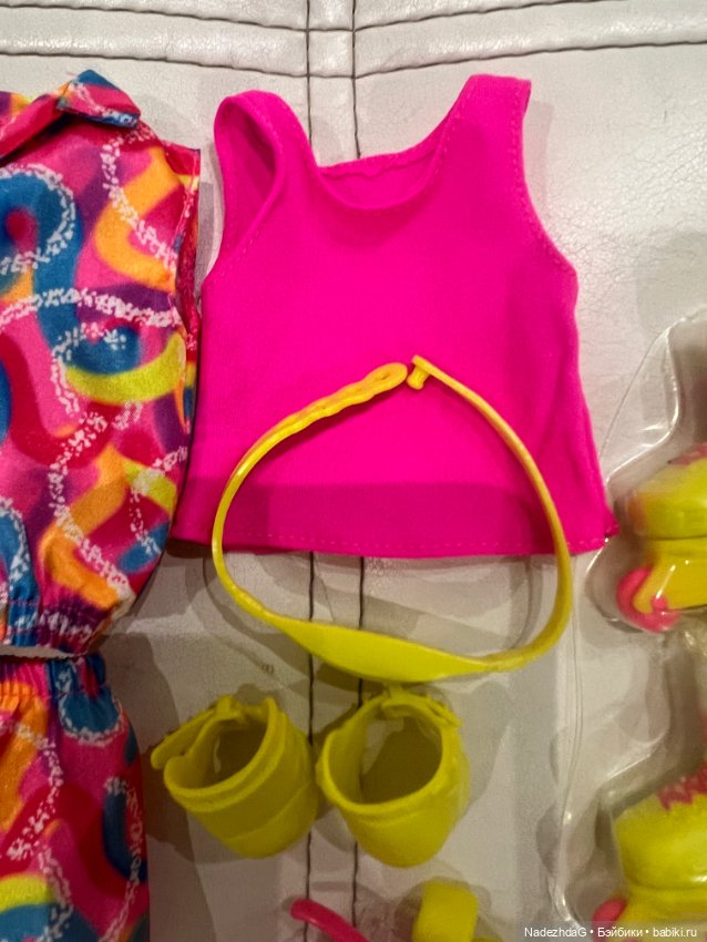 Аутфит Кен Райан Гослинг на роликах (фото 3)