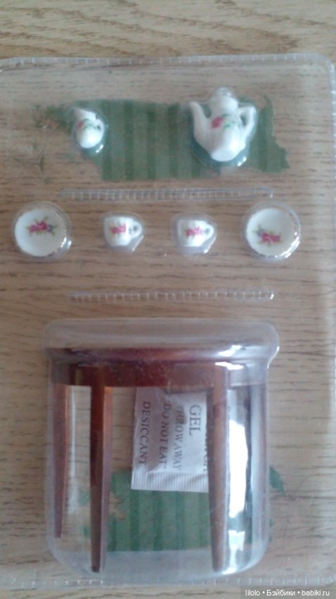 Консоль с сервизом из коллекции Кукольный дом