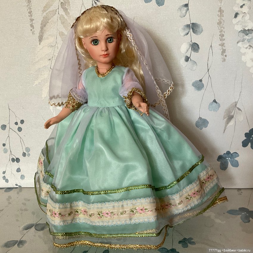 Королева Гвинерва и её индейская подружка