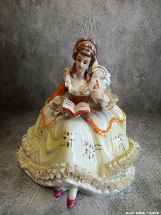 Дама с книгой. Винтаж — Статуэтки (фото 5)