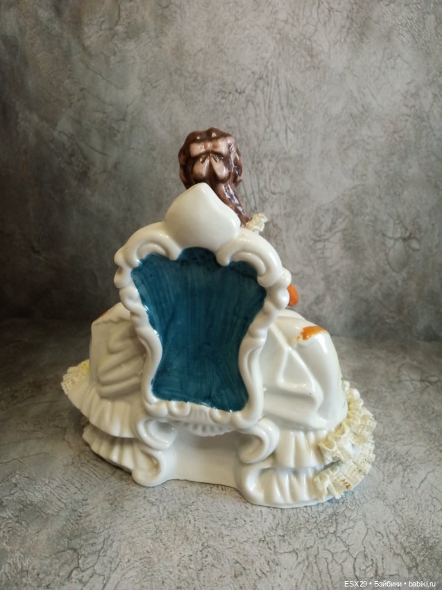 Дама с книгой. Винтаж — Статуэтки (фото 6)