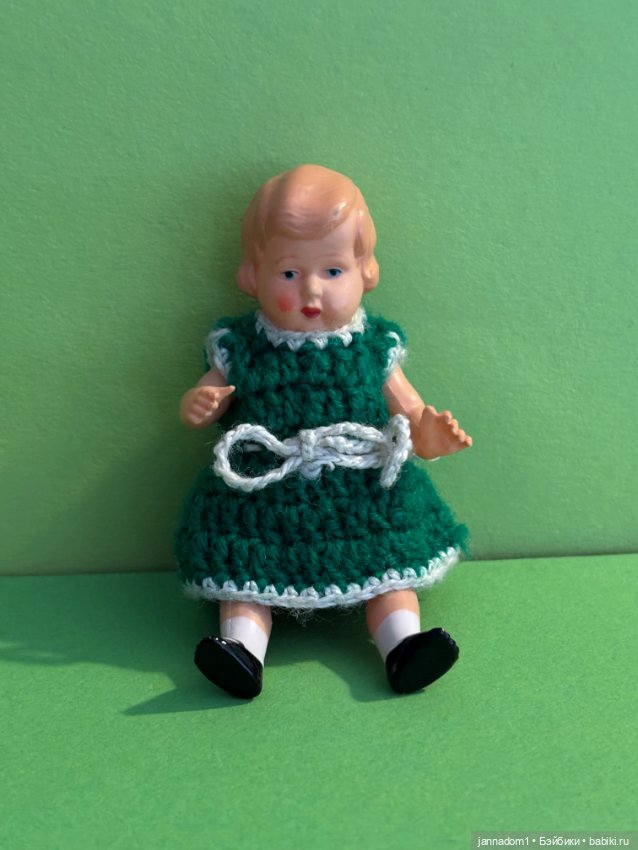 Целлулоидная куколка Minerva с рельефными волосами, высота 11,5 см (фото 4)