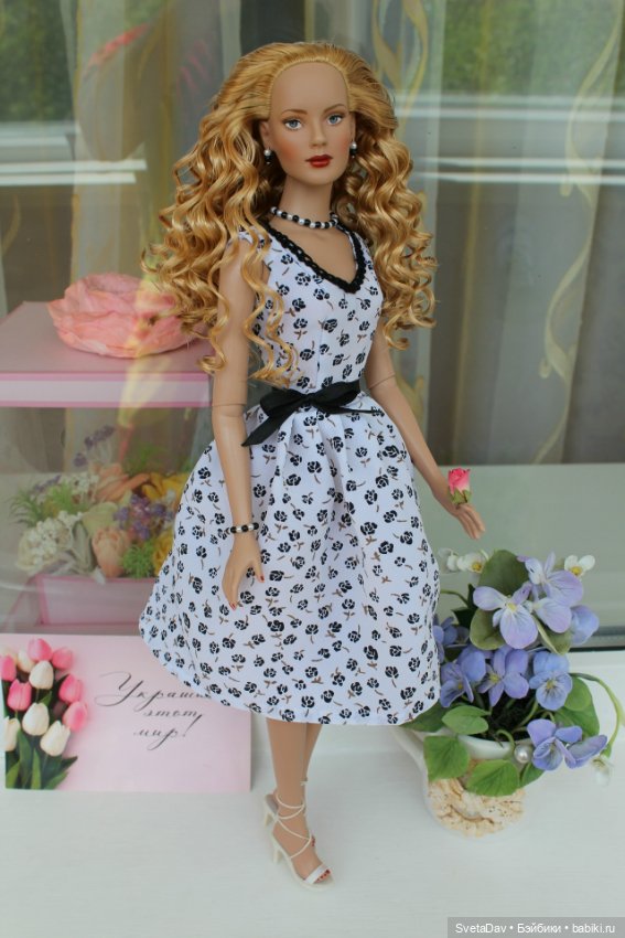 Туфли на кукол Тоннер, Барби, Синди, бигуди, наряды, шарфы и другое