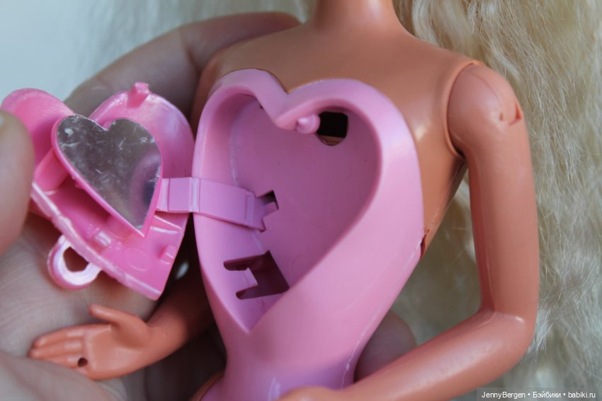 Locket Surprise Barbie 1993 (фото 6)