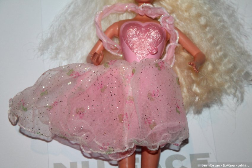 Locket Surprise Barbie 1993