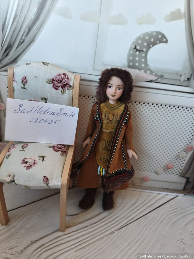 Куколка в эвенкийском зимнем костюме (фото 2)