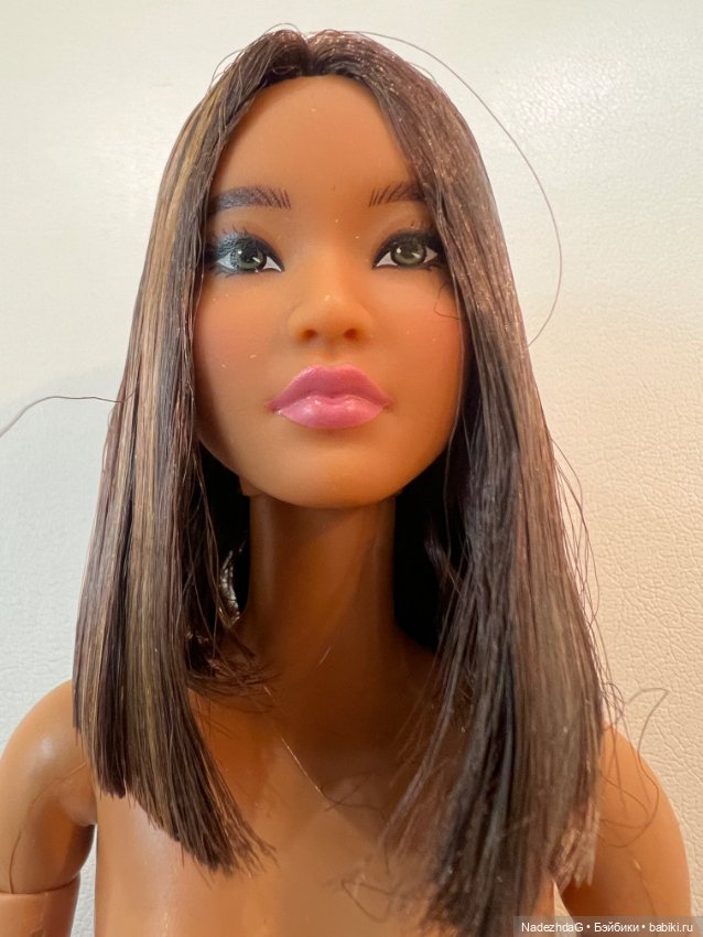 Барби Базовая 01 Нюд — Игровые куклы (фото 2)