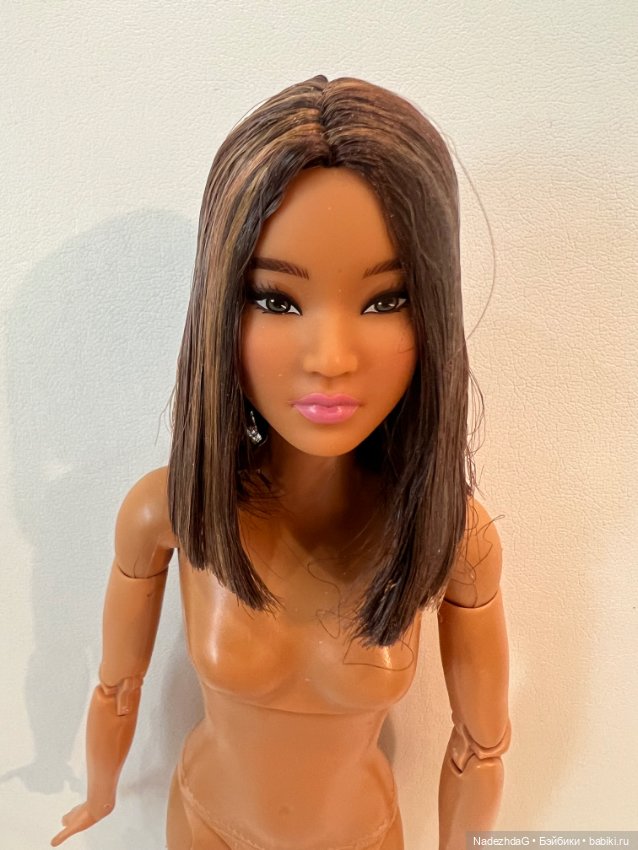 Барби Базовая 01 Нюд — Игровые куклы (фото 3)