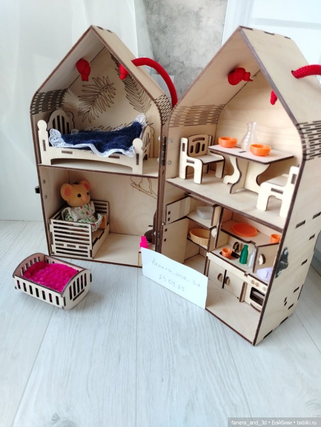 Домик-чемодан для кукол до 10см (фото 3)