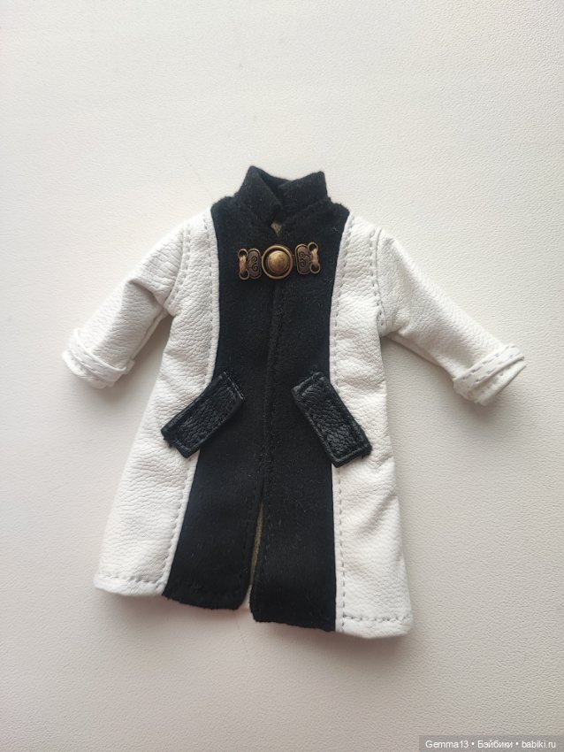 Кожаное пальто для куклы ob11