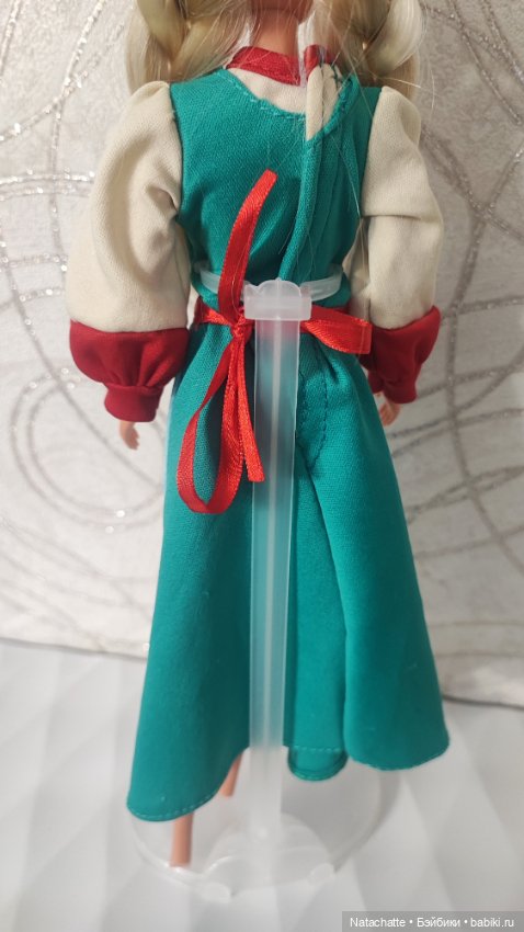 Платье и передник в национальном стиле (фото 3)