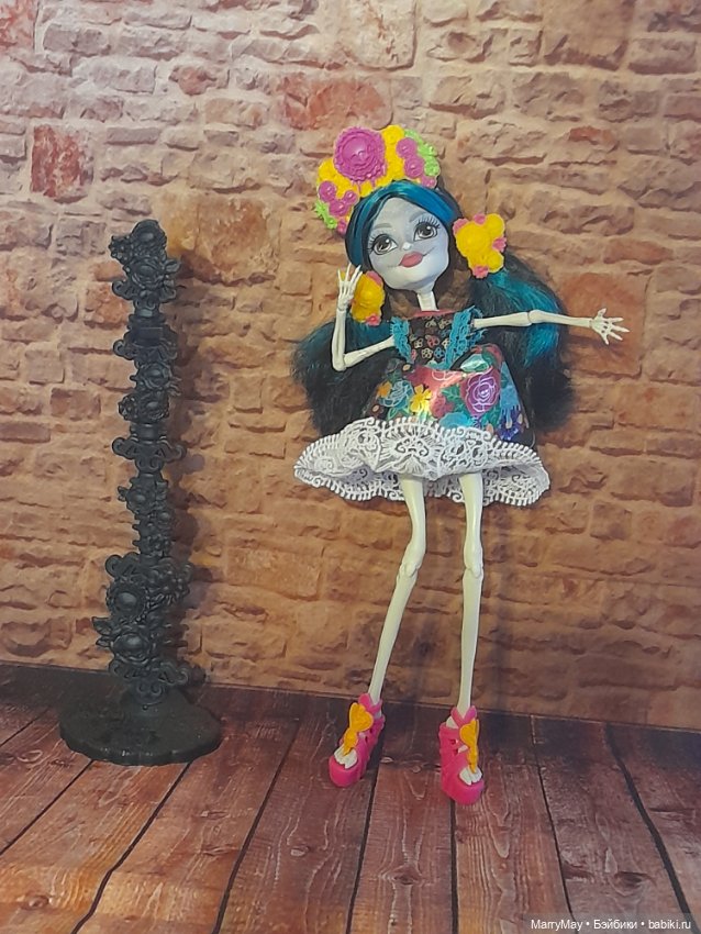 Монстр хай Скелита Калаверас / Monster High Skelita Calaveras Collector Doll (фото 4)