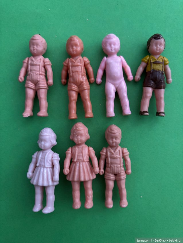Маленькие куколки с рельефными волосами, высота 5,5 см