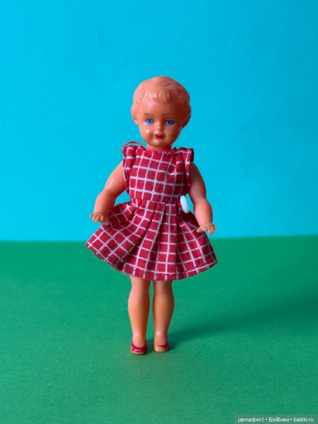 Куколка с рельефными волосами Emil Shwenk, высота 10 см