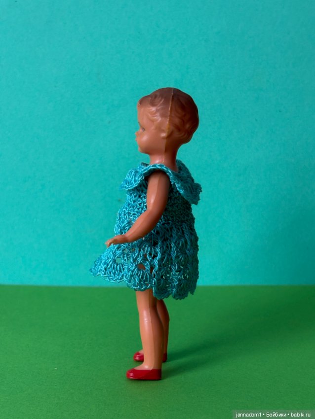 Куколка с рельефными волосами Emil Shwenk, высота 12 см (фото 3)