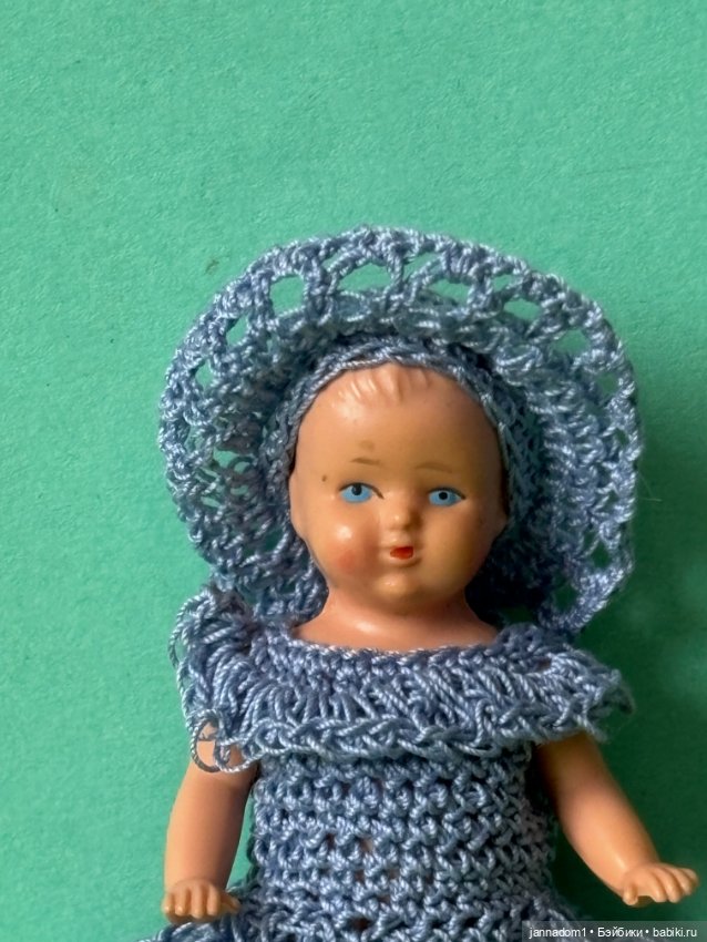 Куколка Plasticbaby с рельефными волосами, высота 9 см (фото 2)