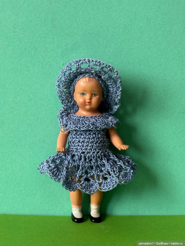 Куколка Plasticbaby с рельефными волосами, высота 9 см