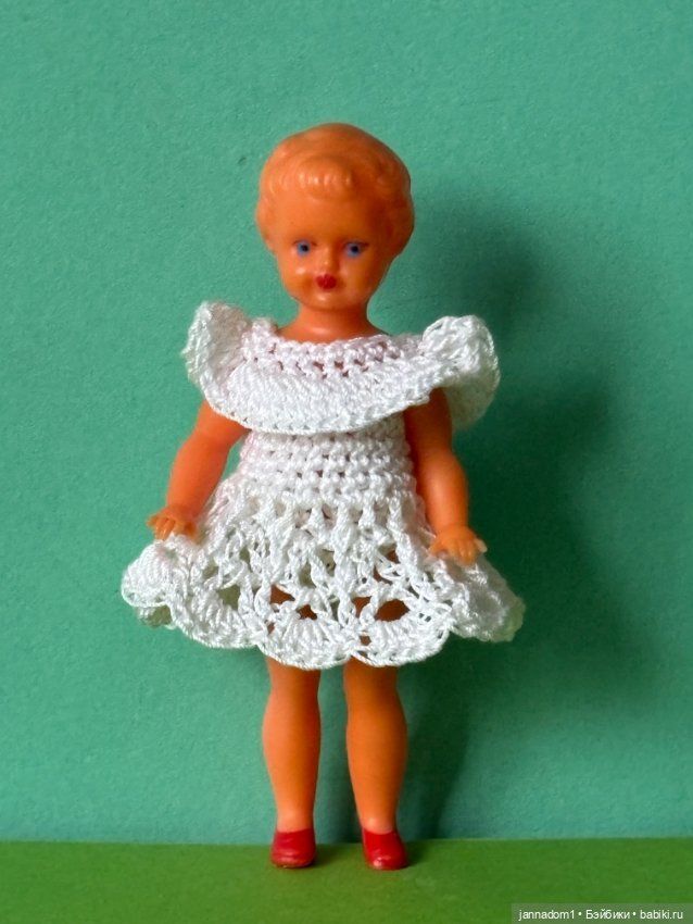 Куколка с рельефными волосами Emil Shwenk, высота 9 см (фото 6)