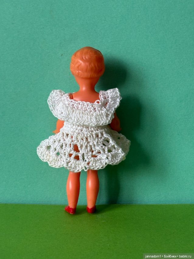 Куколка с рельефными волосами Emil Shwenk, высота 9 см (фото 2)