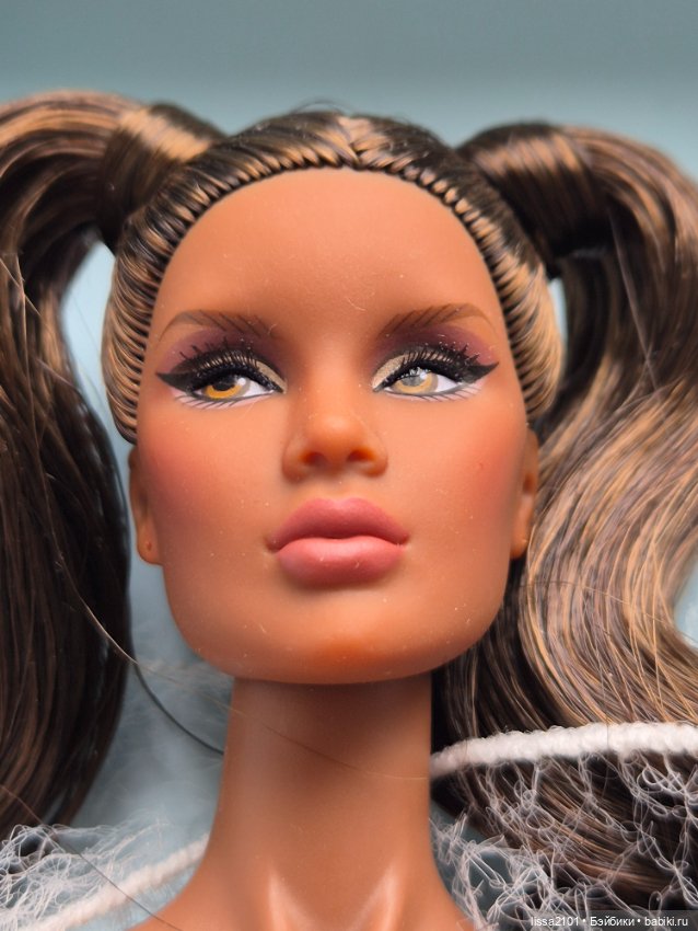 Very Necessary Hollis Hughes нюд (фото 7)